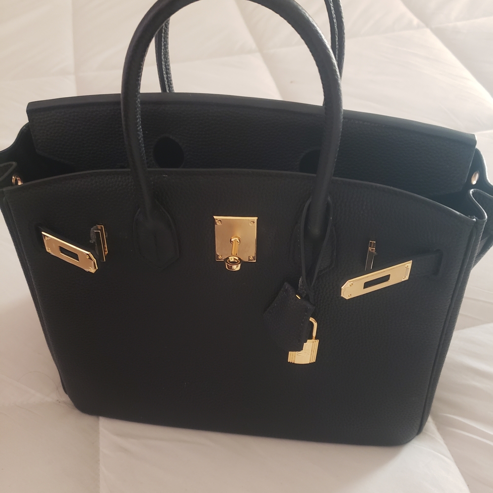 Elegant Black Leather Handbag